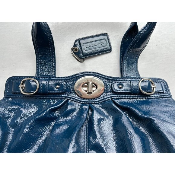 Coach Blue Patent Leather Tote Bag With Silver Turnlock & Keychain Charm - Picture 4 of 16